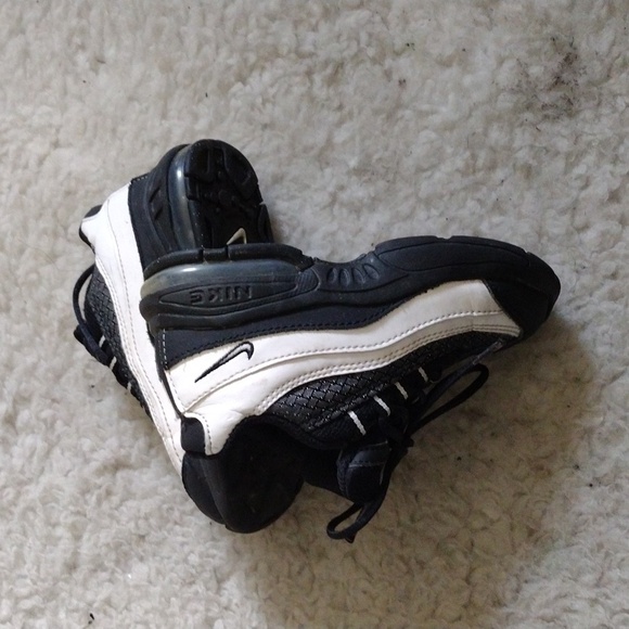 Nike Air Max 95 Kids Black and White Sneakers - Picture 5 of 5